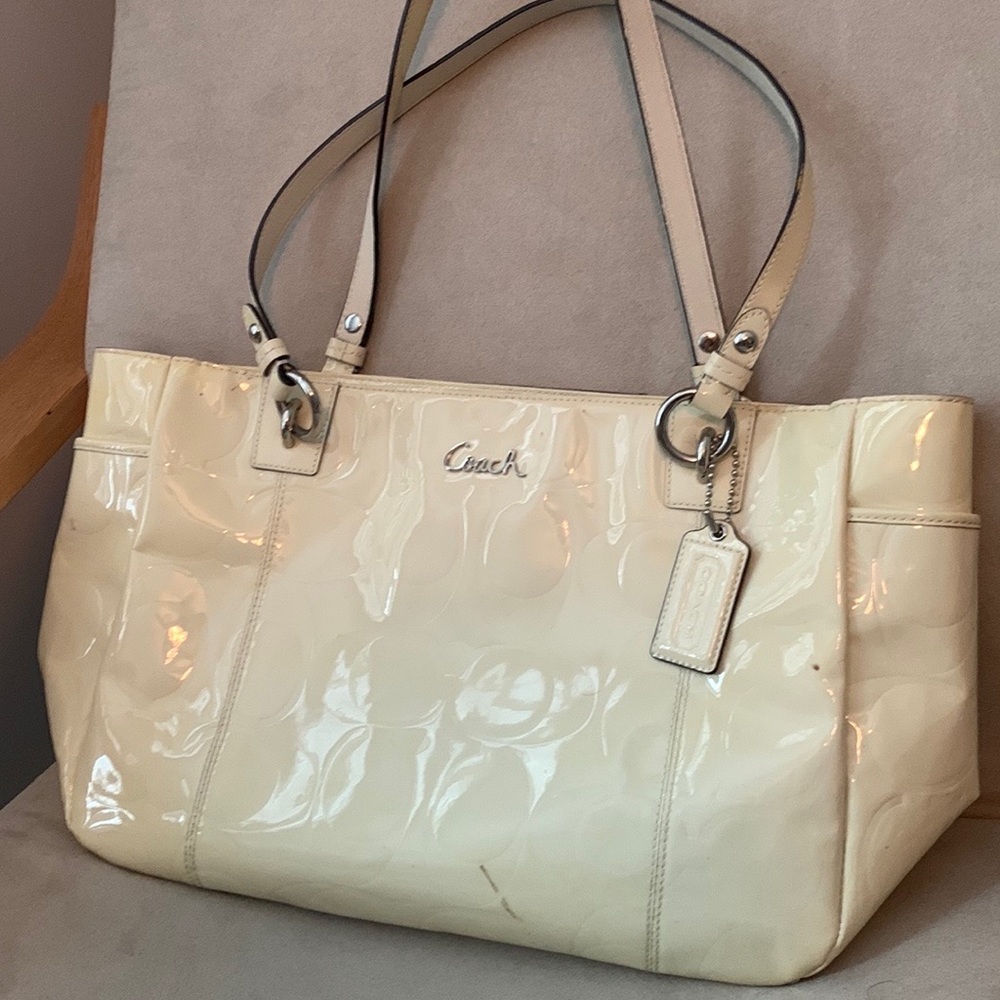 Coach East West gallery tote Style# F17729